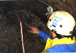 Niveaux préhistoriques mise au jour à la base du puits