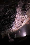 Progression souterraine dans la mine de Château Lambert (Haute-Saône)